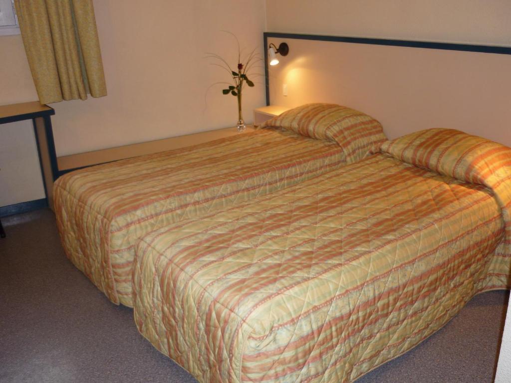 Hotel Entre 2 Mers Proche Bordeaux Carbon-Blanc Номер фото