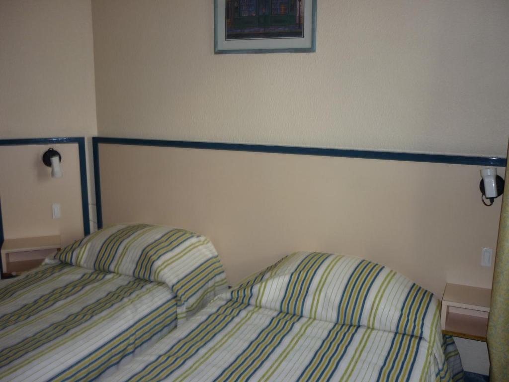 Hotel Entre 2 Mers Proche Bordeaux Carbon-Blanc Номер фото