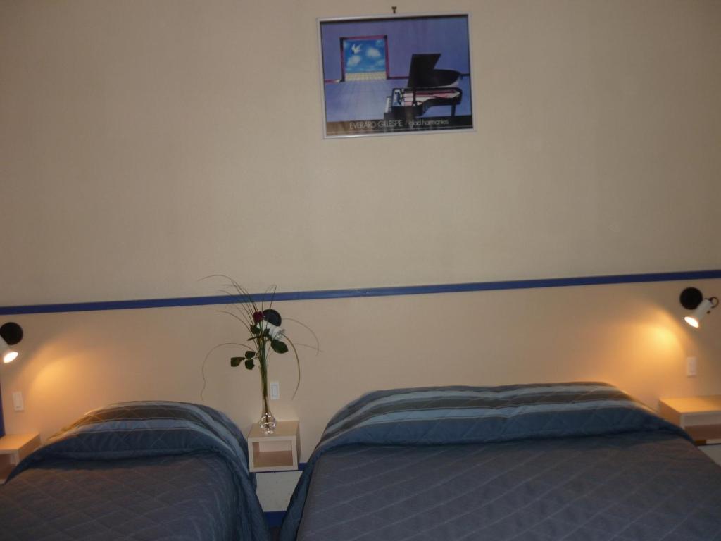 Hotel Entre 2 Mers Proche Bordeaux Carbon-Blanc Номер фото