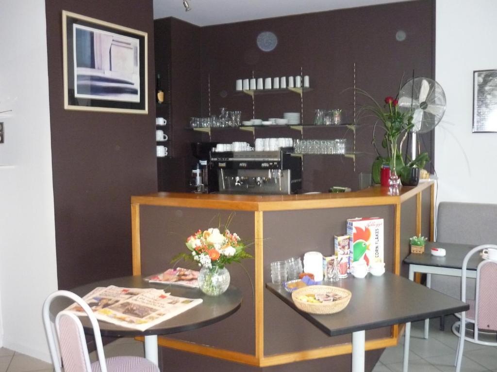 Hotel Entre 2 Mers Proche Bordeaux Carbon-Blanc Экстерьер фото