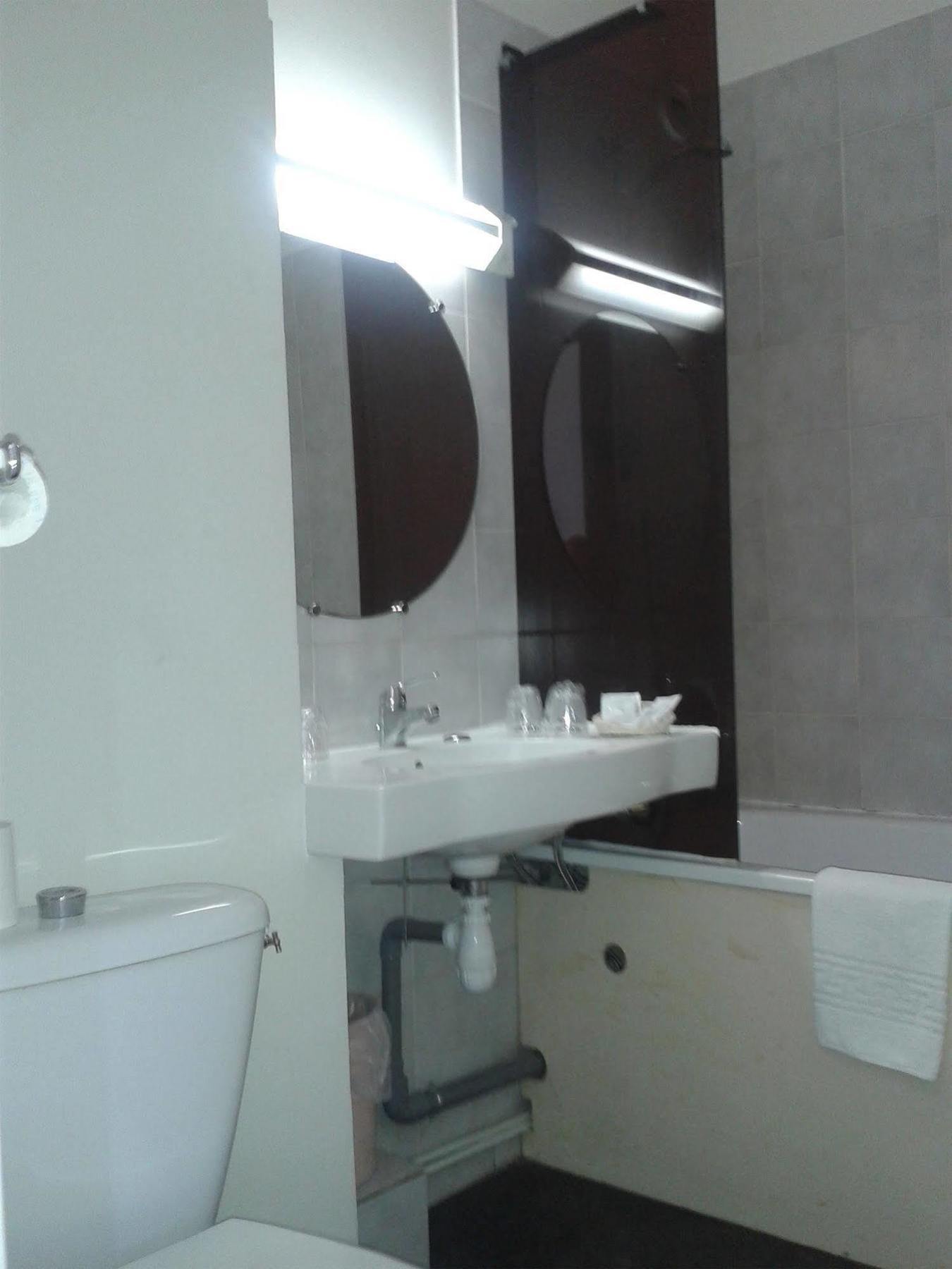 Hotel Entre 2 Mers Proche Bordeaux Carbon-Blanc Экстерьер фото