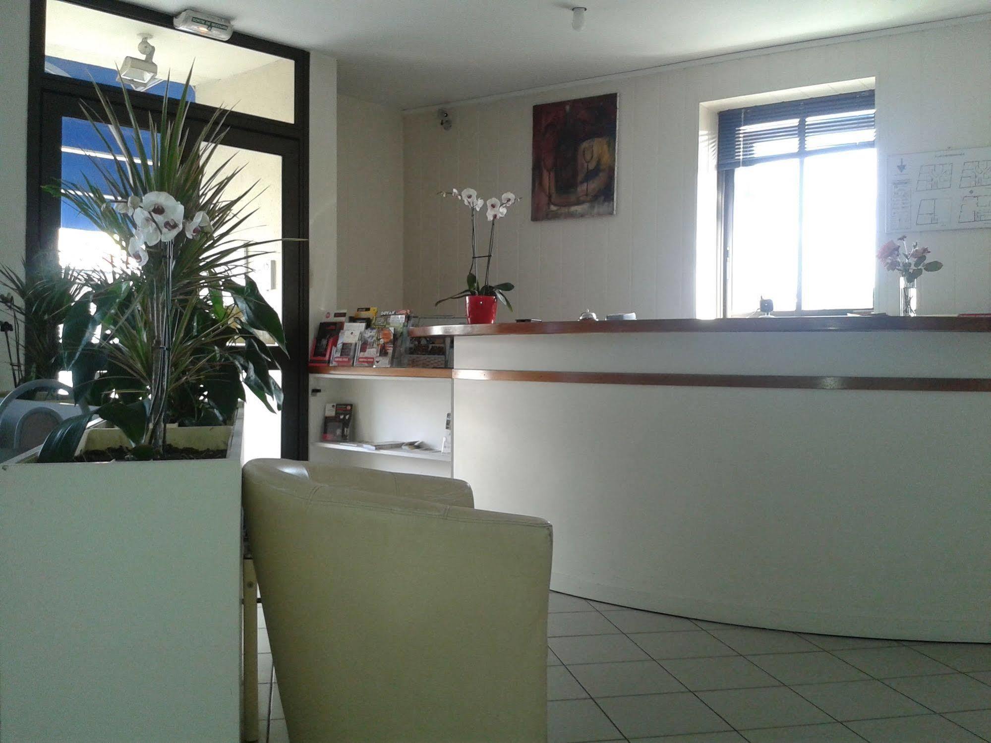 Hotel Entre 2 Mers Proche Bordeaux Carbon-Blanc Экстерьер фото